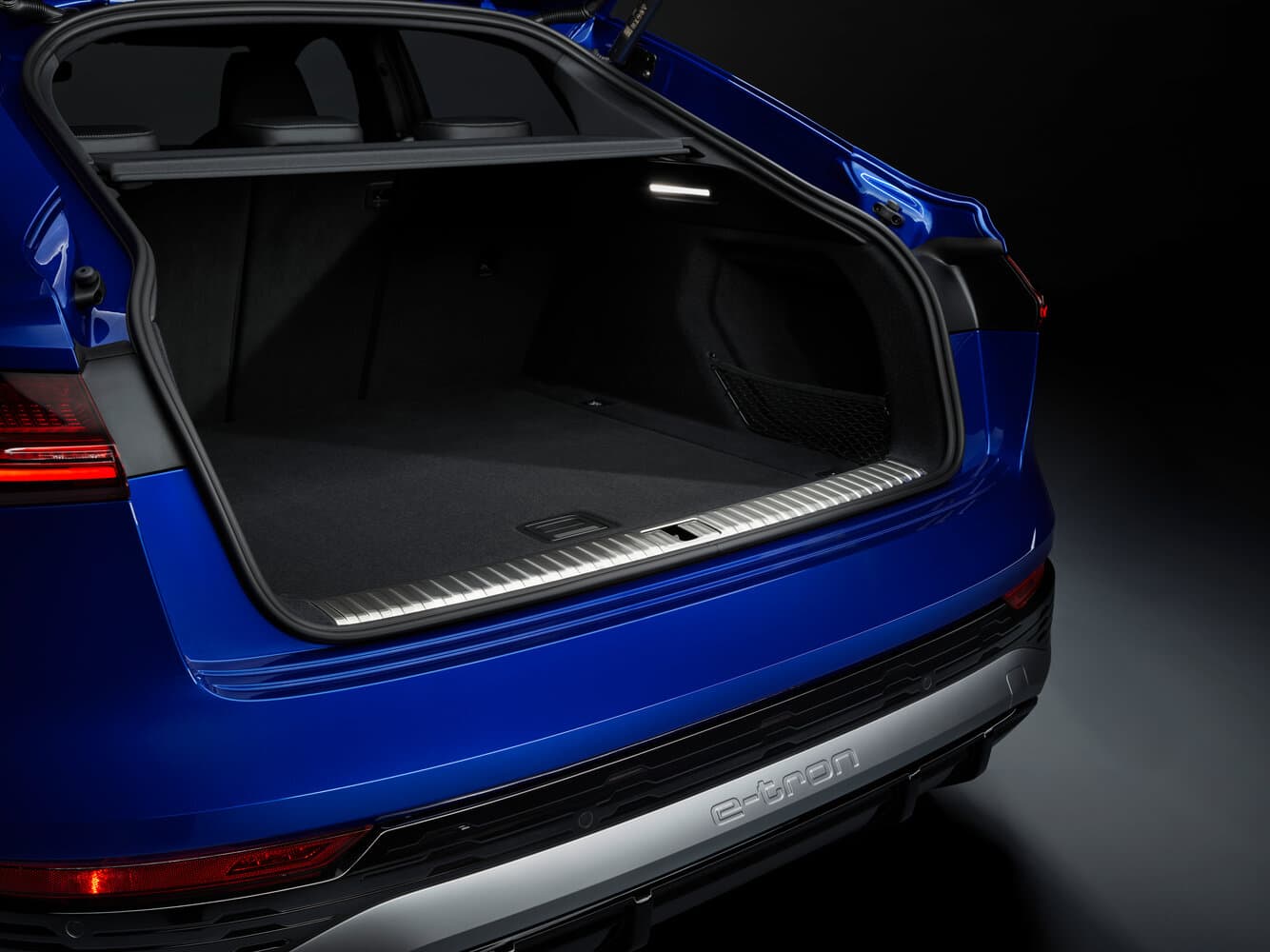 Audi, SQ8 Sportback e-tron, 2025, фото 8