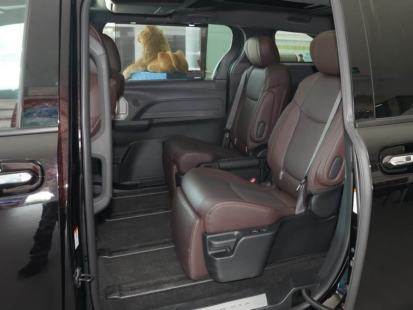 Toyota Granvia XL40 (China Market) Минивэн, фото 11
