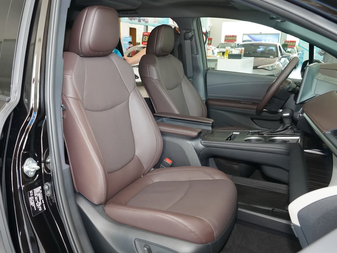 Toyota Granvia XL40 (China Market) Минивэн, фото 7