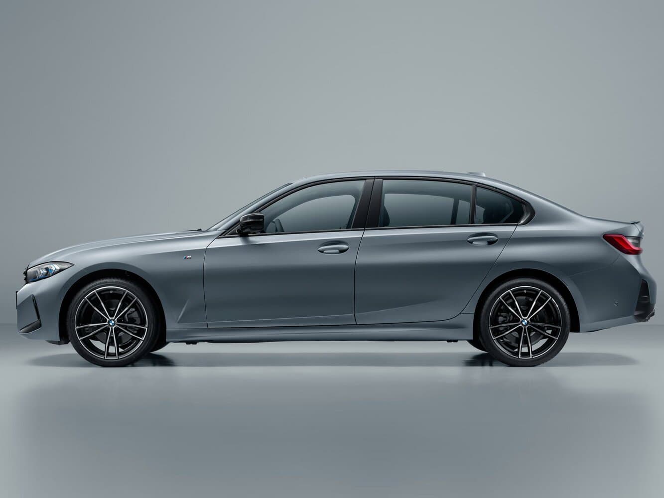 BMW 3 series VII (G2x) Рестайлинг Седан Long, фото 2