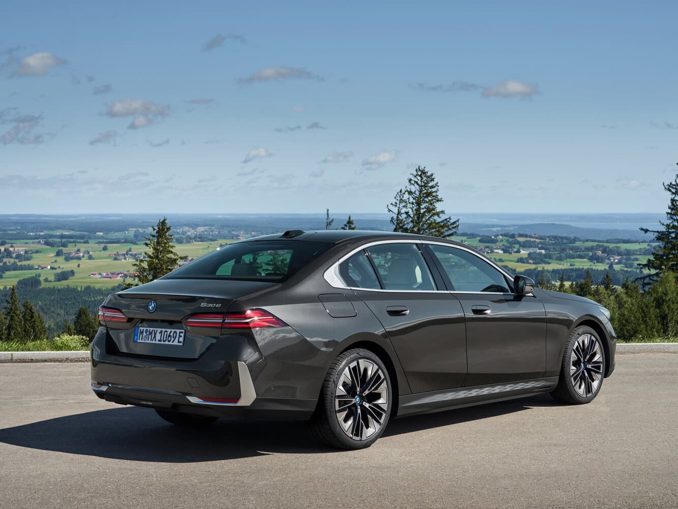 BMW 5 series VIII (G60/G61/G68) Седан, фото 5
