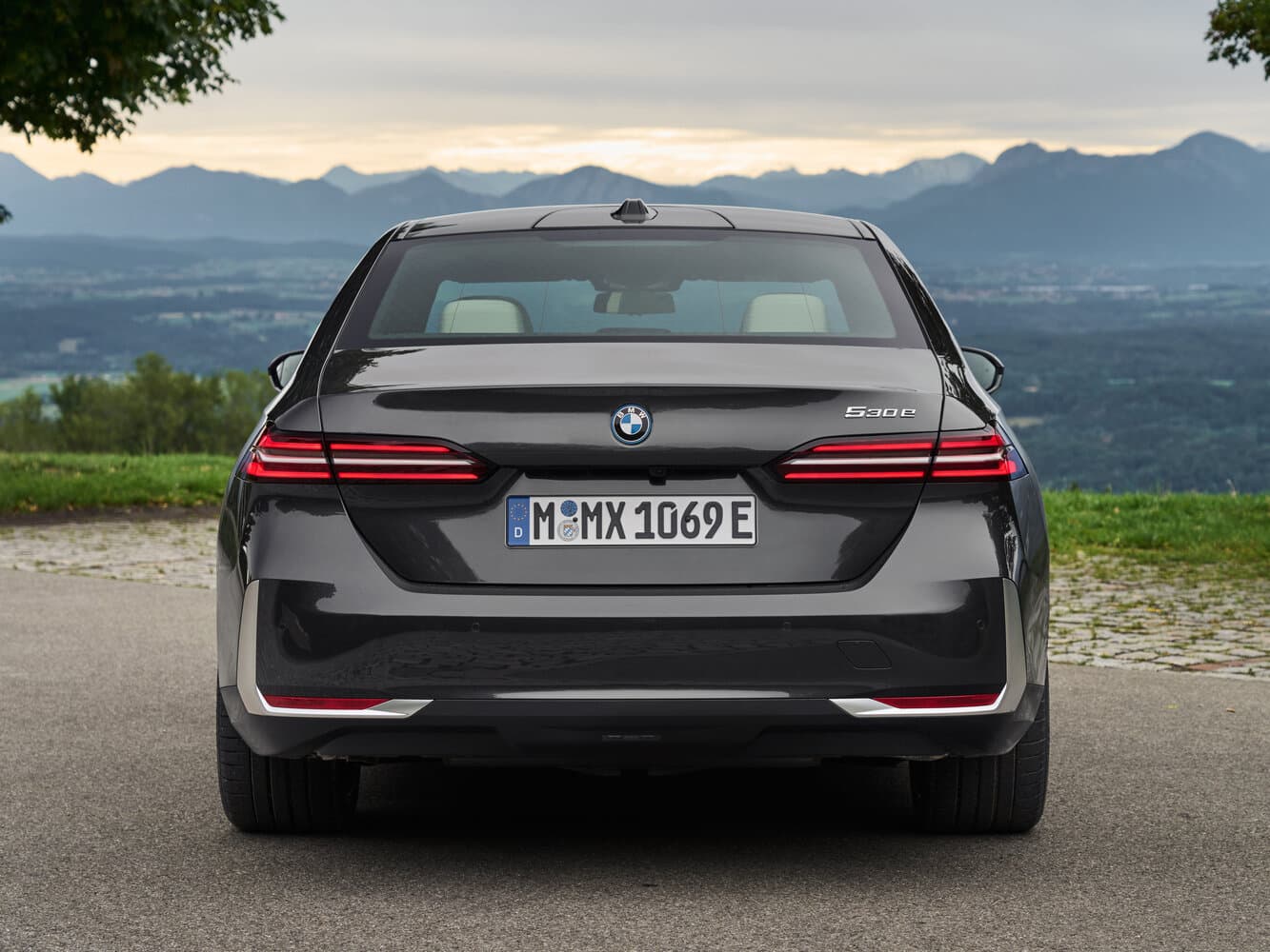 BMW 5 series VIII (G60/G61/G68) Седан, фото 4