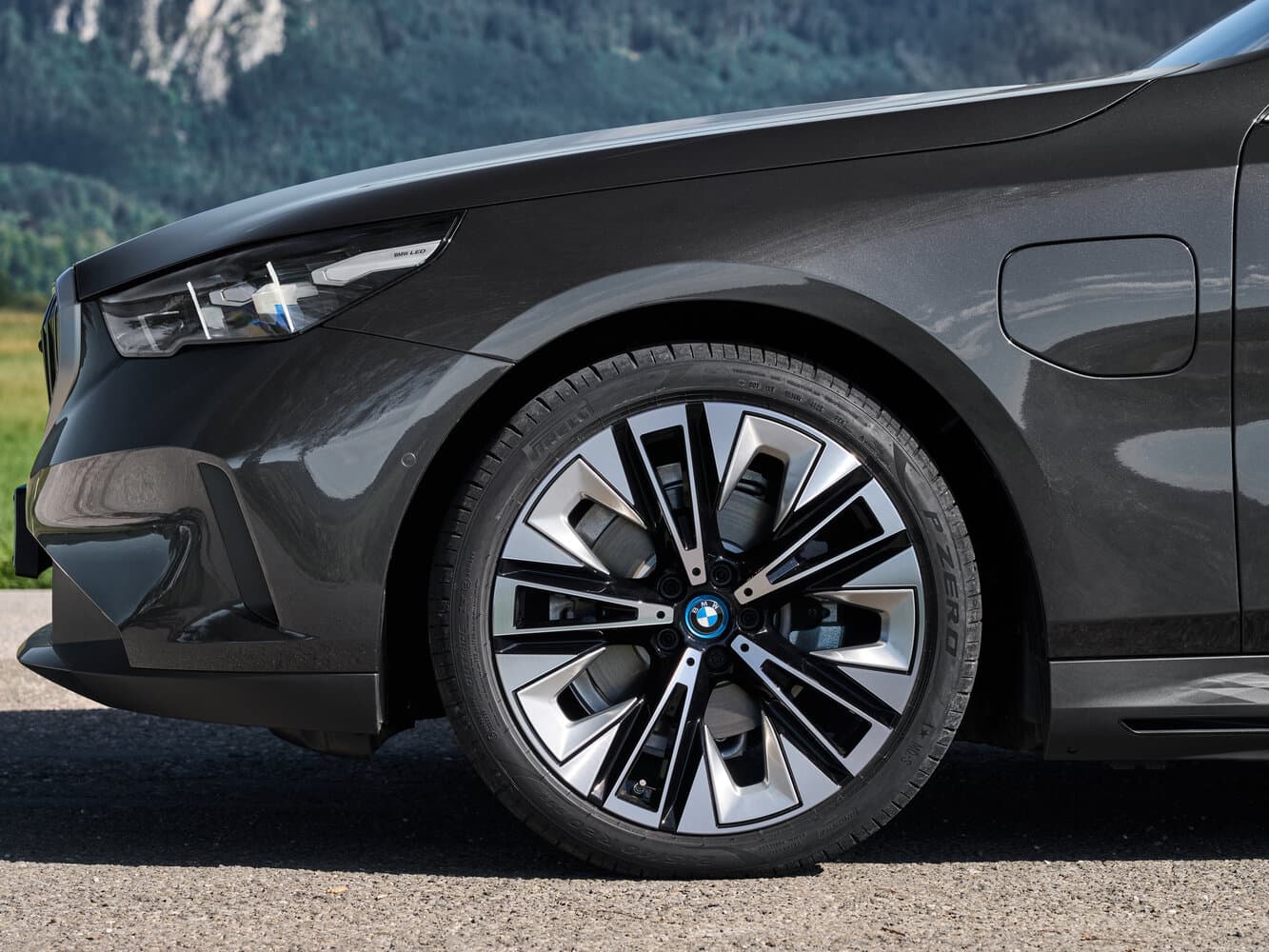 BMW 5 series VIII (G60/G61/G68) Седан, фото 16