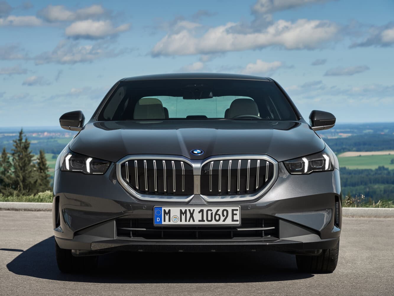 BMW 5 series VIII (G60/G61/G68) Седан, фото 3