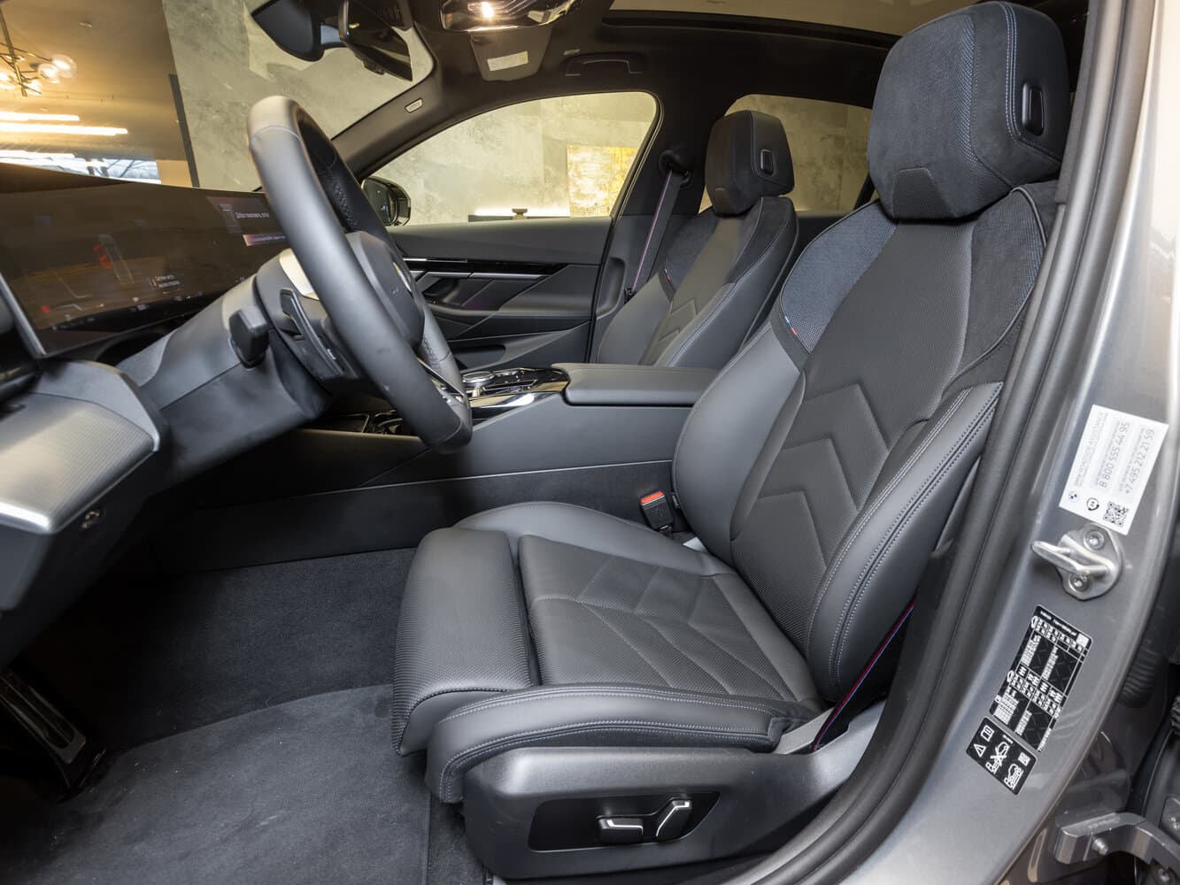 BMW 5 series VIII (G60/G61/G68) Седан, фото 26