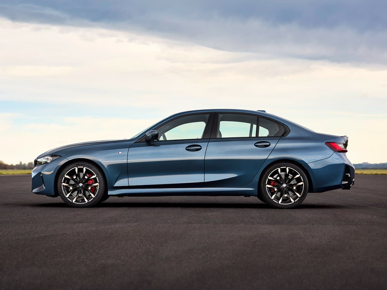 BMW 3 series VII (G2x) Рестайлинг 2 Седан, фото 2