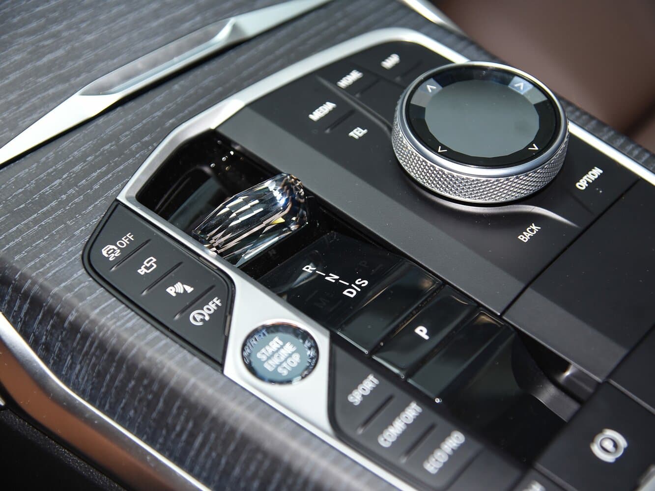 BMW 3 series VII (G2x) Рестайлинг 2 Седан Long, фото 9