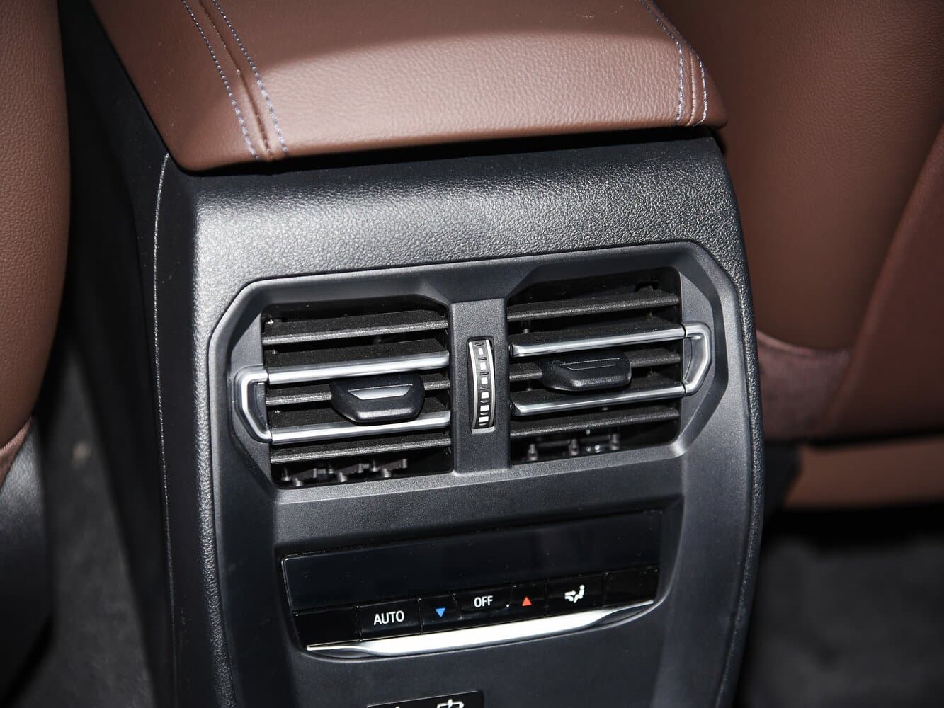 BMW 3 series VII (G2x) Рестайлинг 2 Седан Long, фото 14