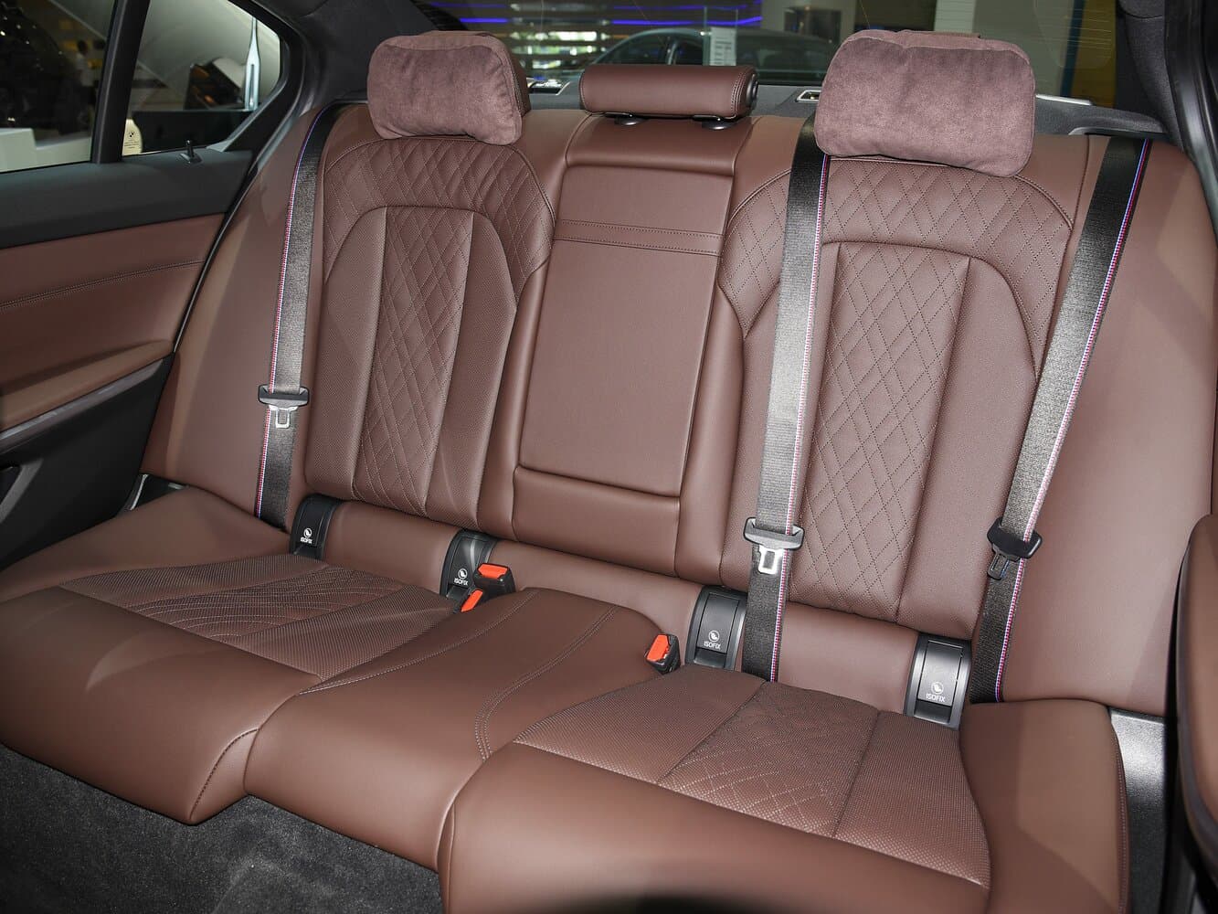 BMW 3 series VII (G2x) Рестайлинг 2 Седан Long, фото 8