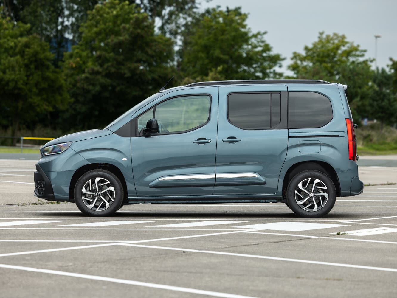 Toyota ProAce City I Рестайлинг Компактвэн Verso L1, фото 2