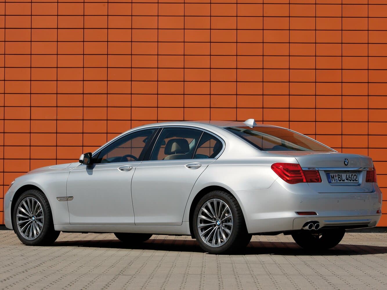 BMW 7 series V (F01/F02/F04) Седан, фото 5