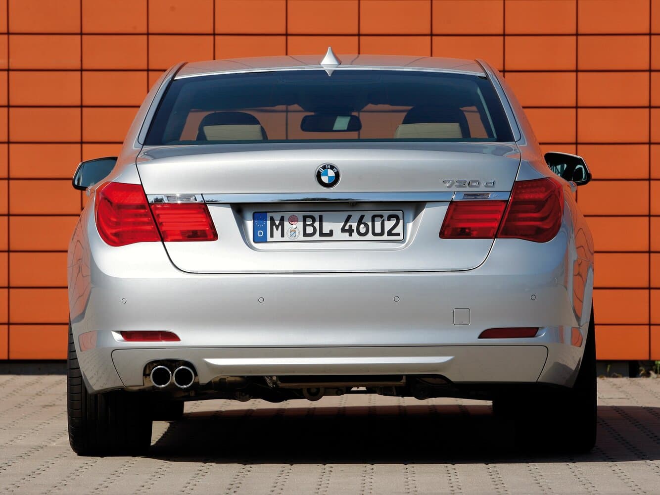 BMW 7 series V (F01/F02/F04) Седан, фото 4