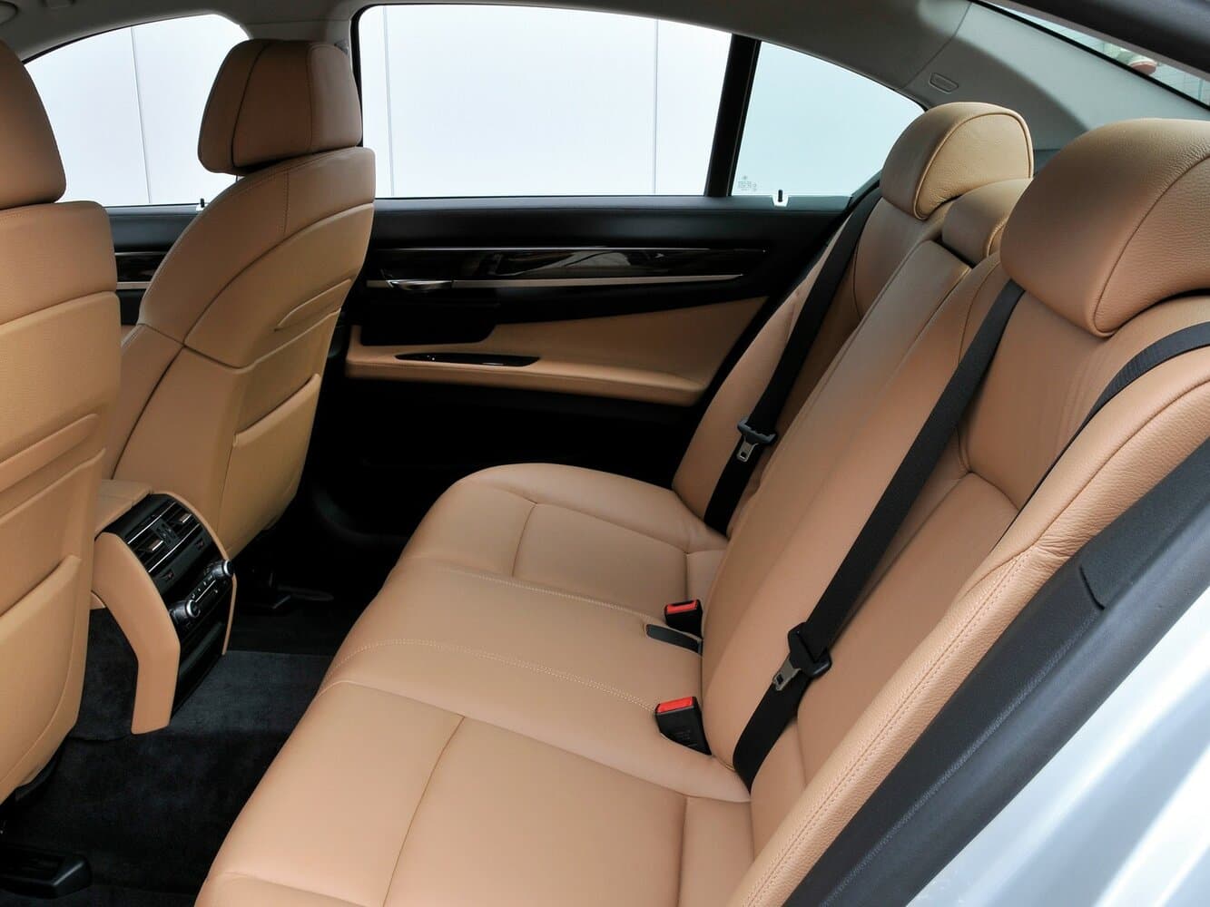 BMW 7 series V (F01/F02/F04) Седан, фото 10