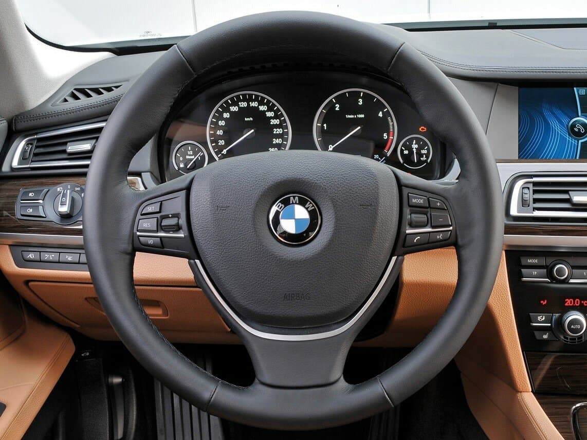 BMW 7 series V (F01/F02/F04) Седан, фото 9