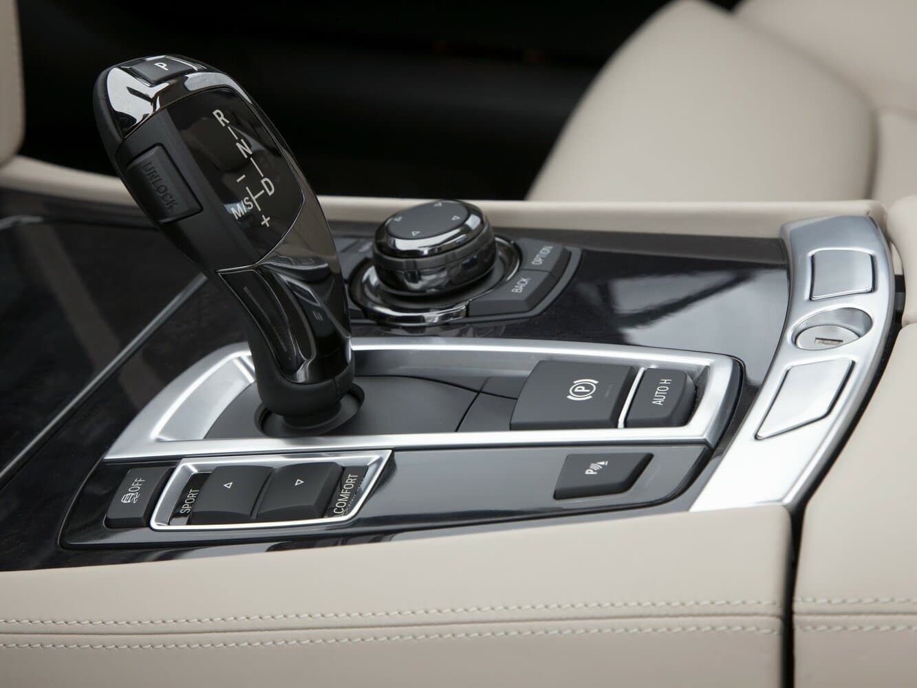 BMW 7 series V (F01/F02/F04) Седан Long, фото 13