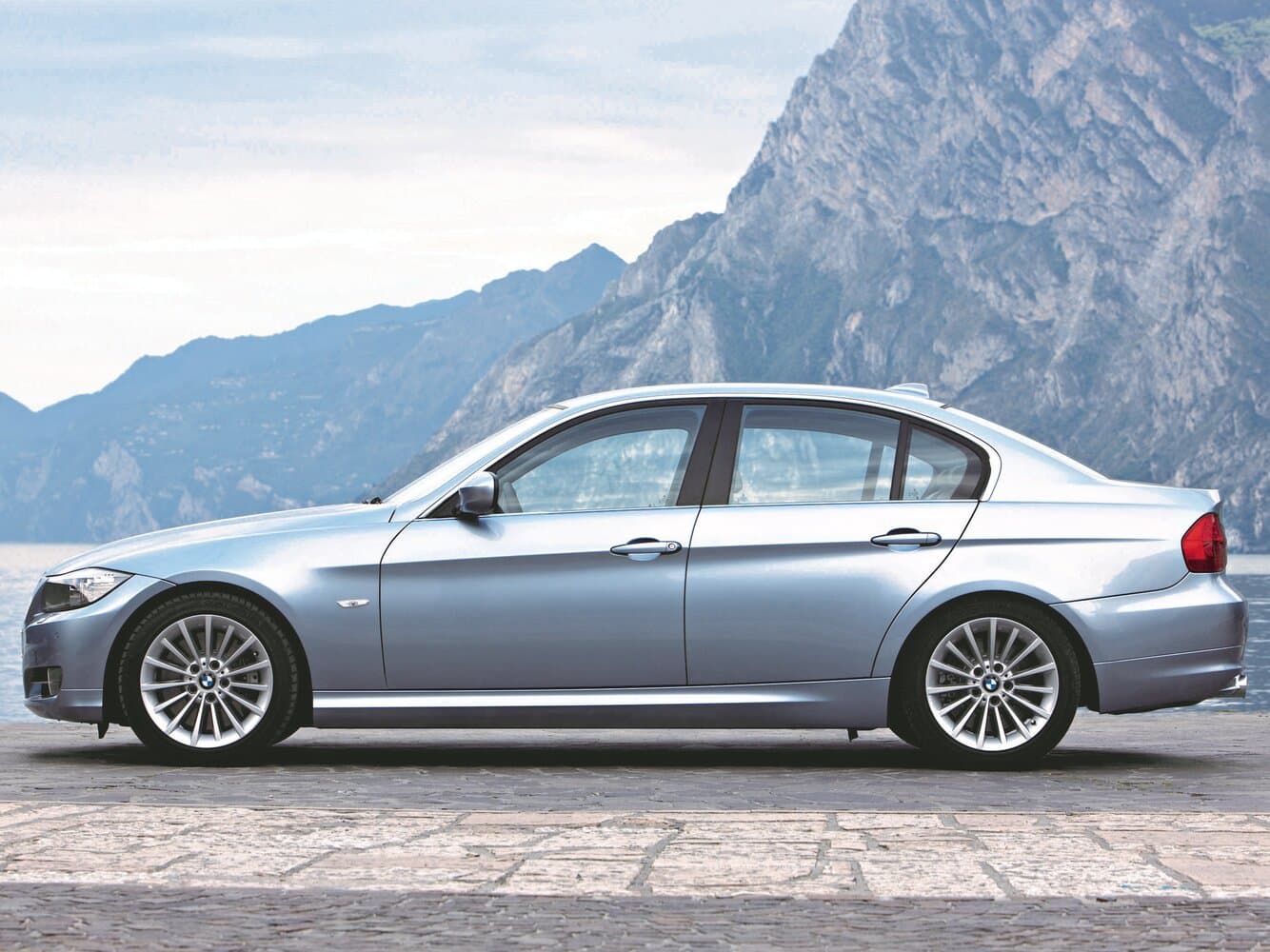 BMW 3 series V (E90/E91/E92/E93) Рестайлинг Седан, фото 2