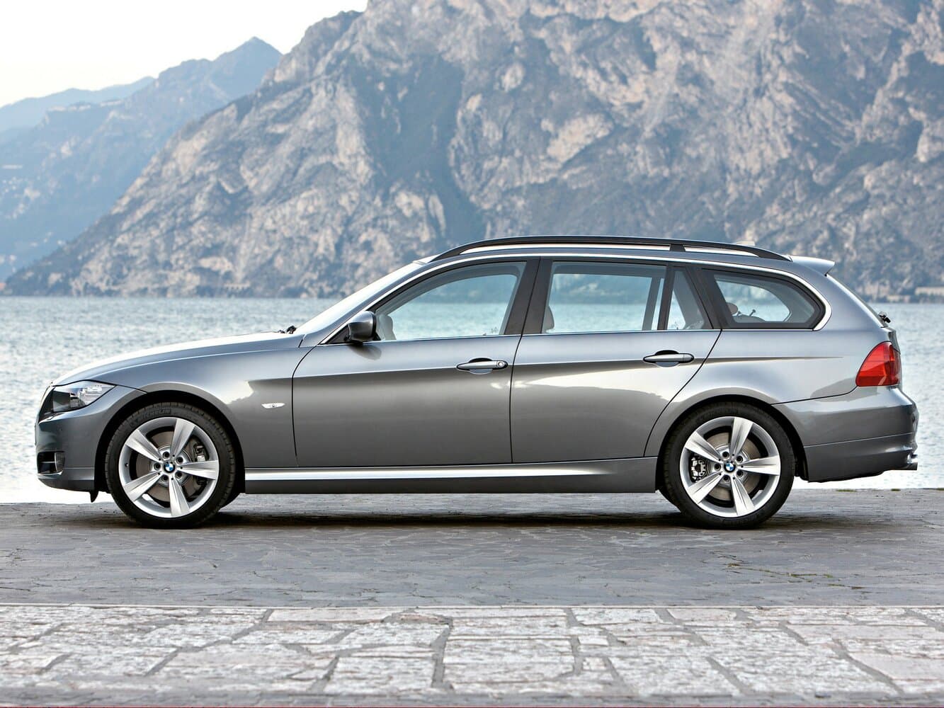 BMW 3 series V (E90/E91/E92/E93) Рестайлинг Универсал 5 дв., фото 2