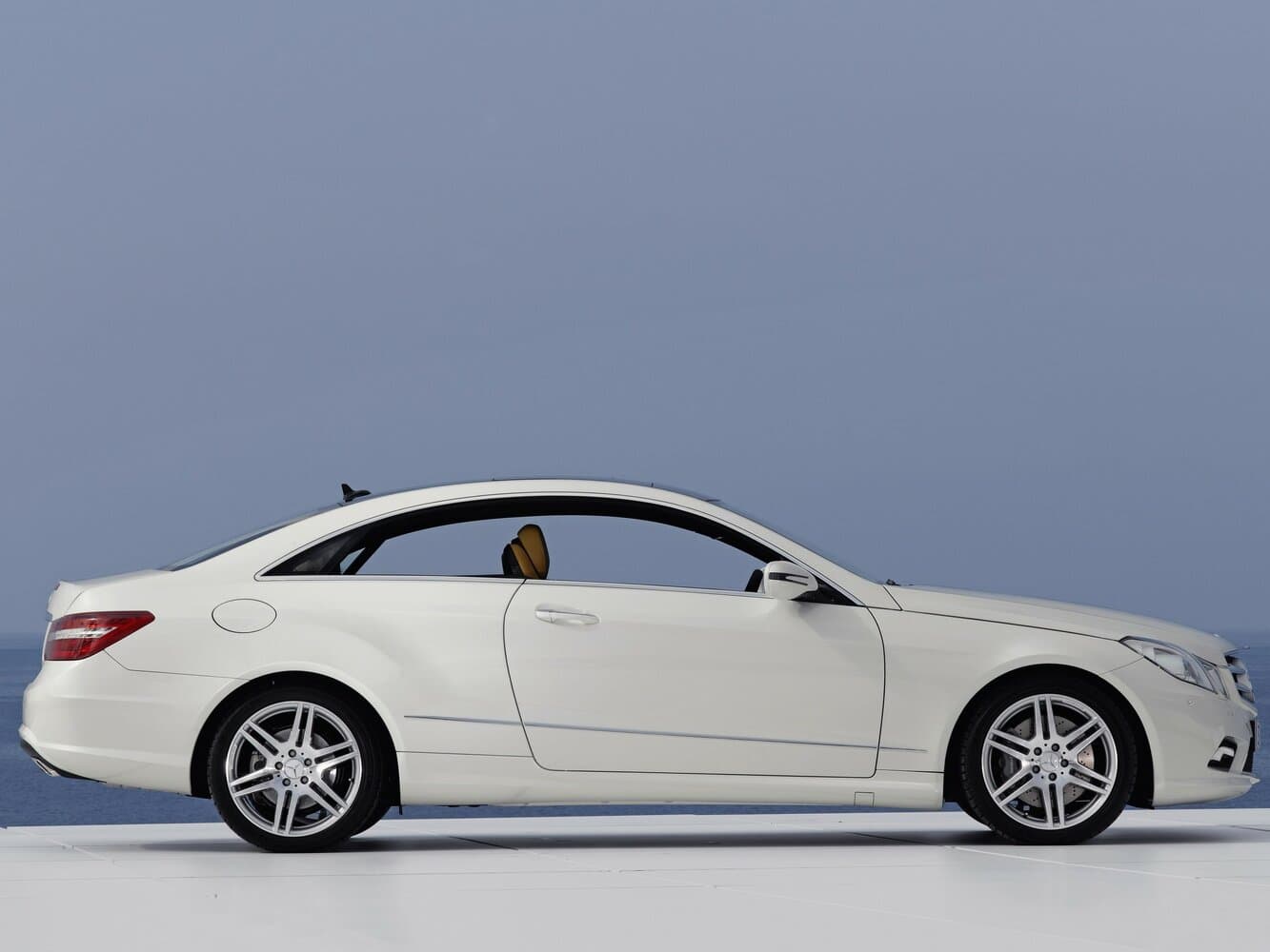 Mercedes-Benz E-Class IV (W212, S212, C207) Купе-хардтоп, фото 2