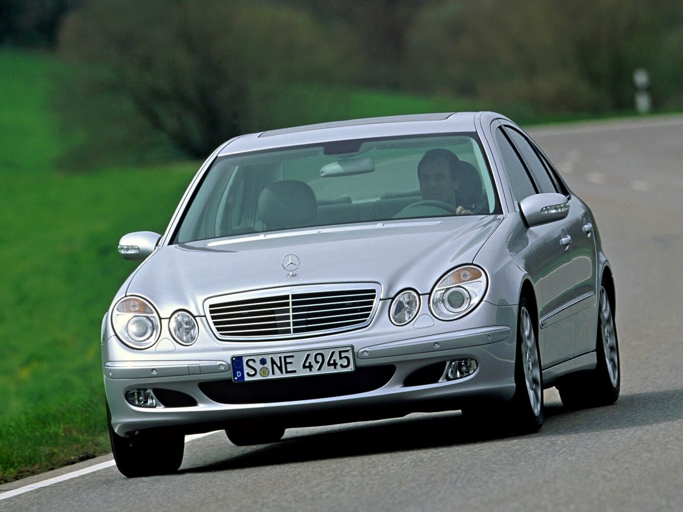 Mercedes-Benz E-Class III (W211, S211) Седан, фото 3
