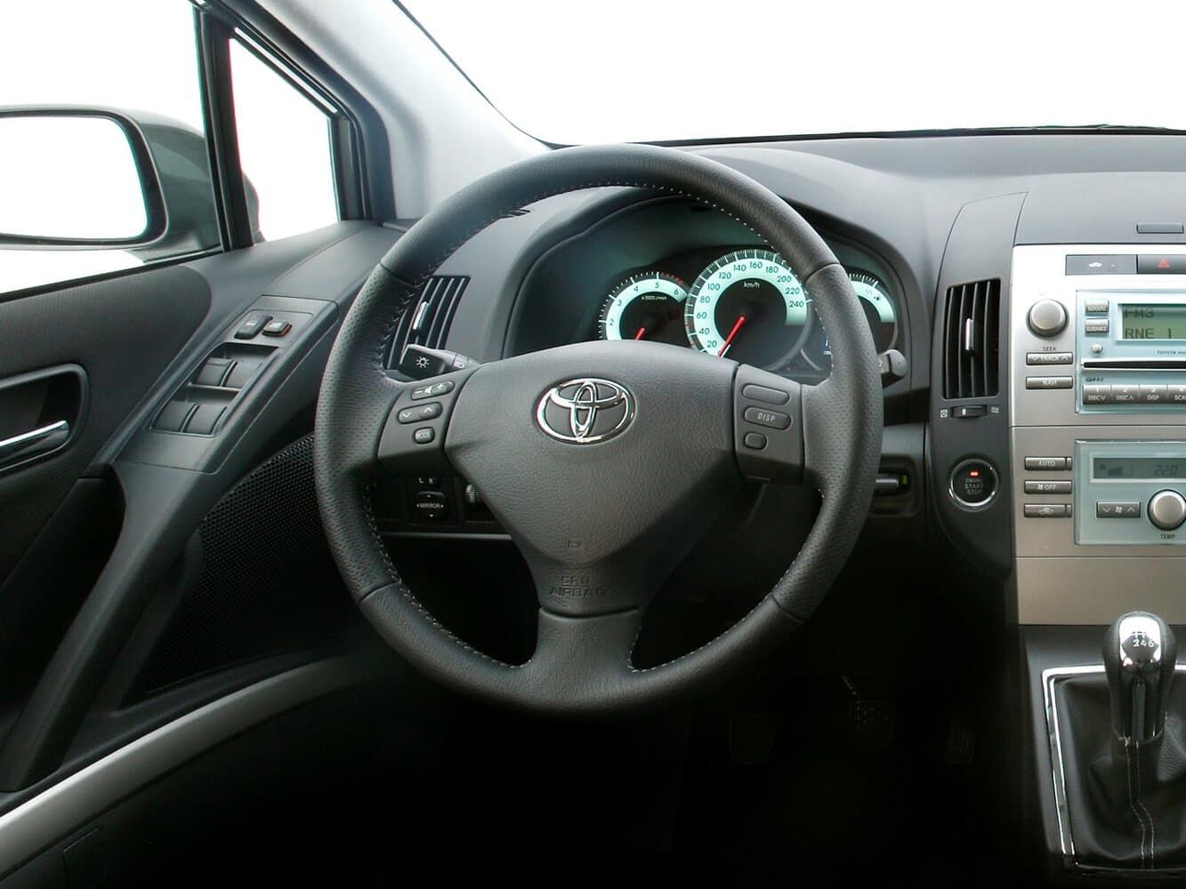 Toyota Corolla Verso I Рестайлинг Компактвэн, фото 8