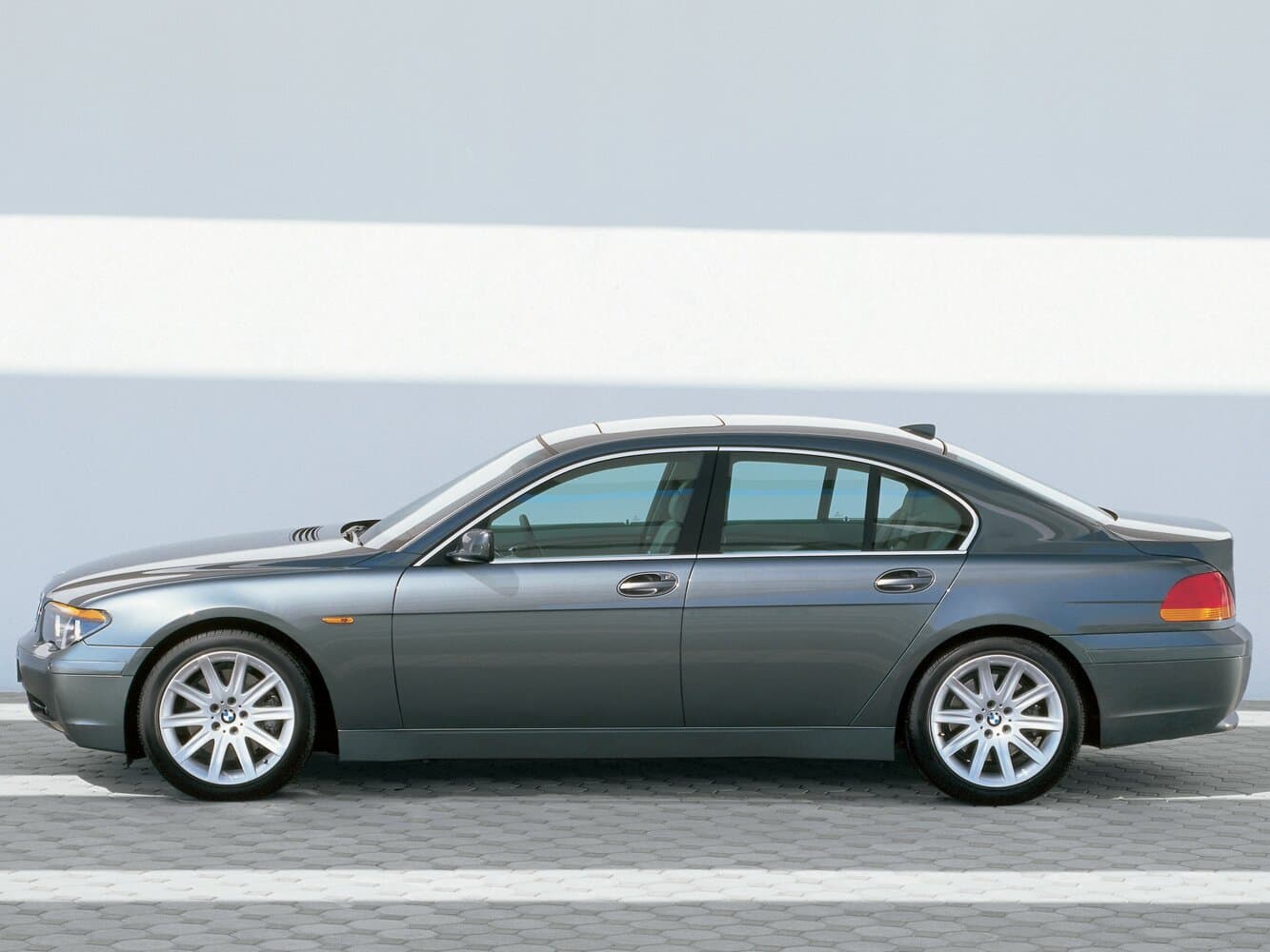 BMW 7 series IV (E65/E66) Седан, фото 2