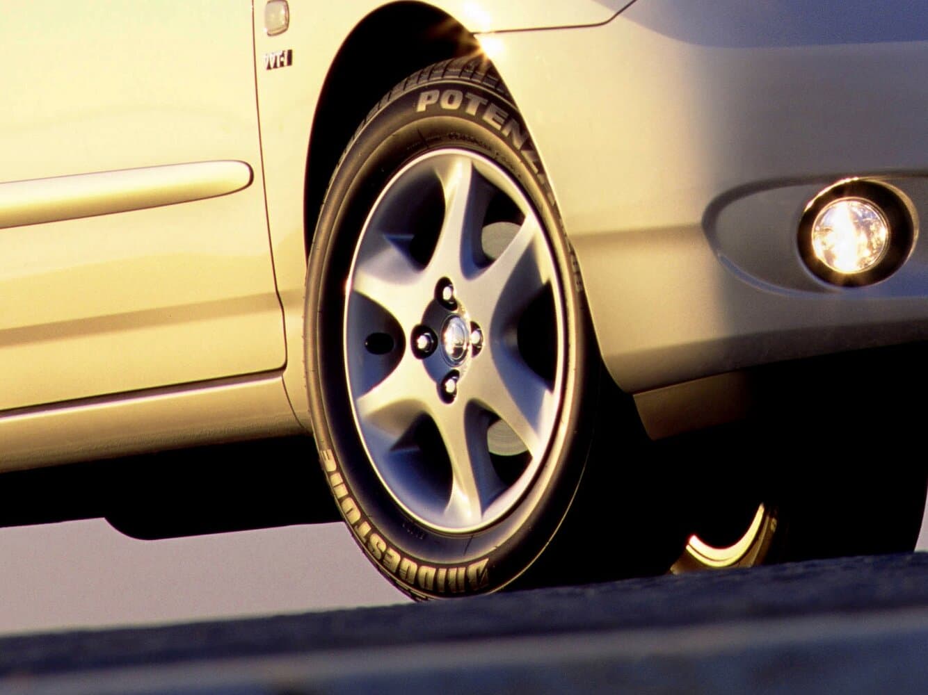 Toyota Corolla Verso I Компактвэн, фото 11