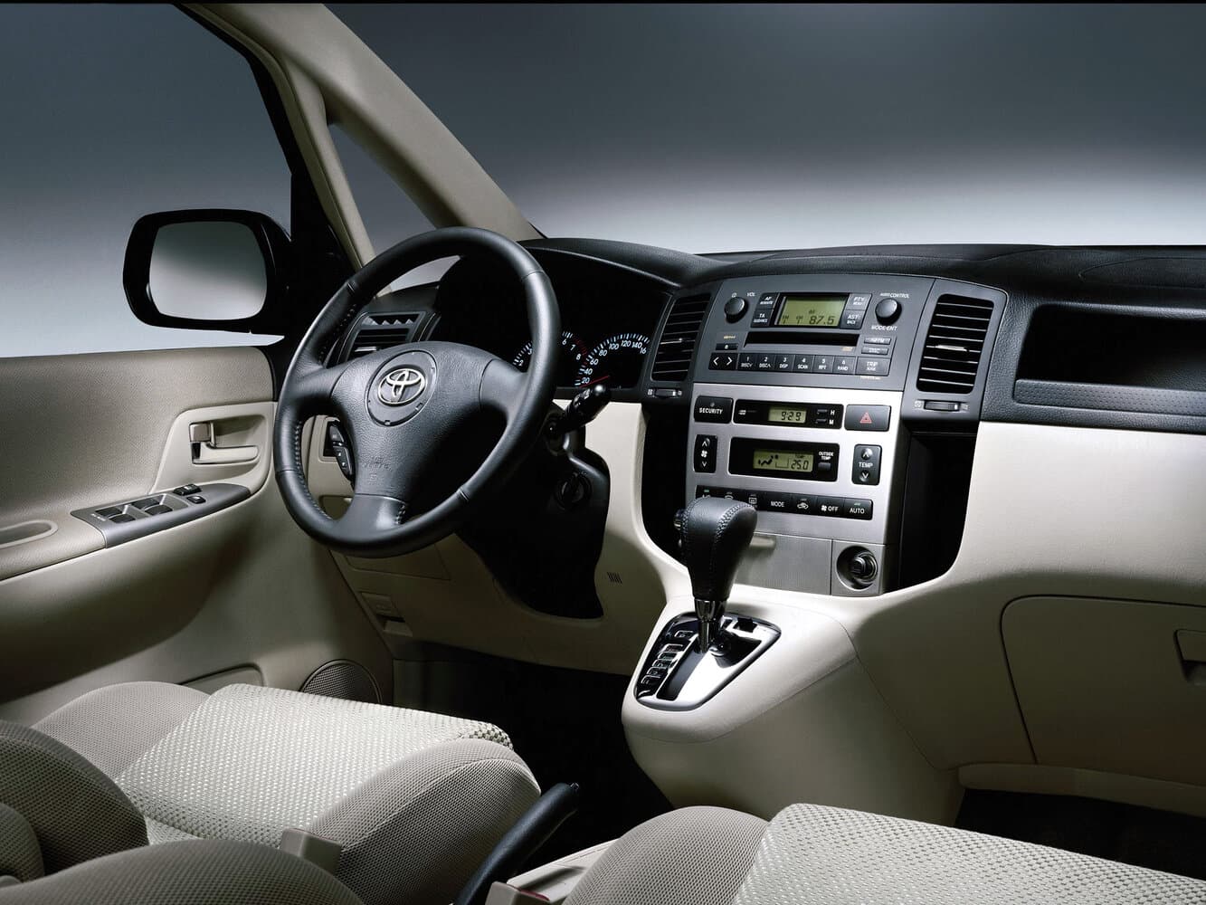 Toyota Corolla Verso I Компактвэн, фото 5