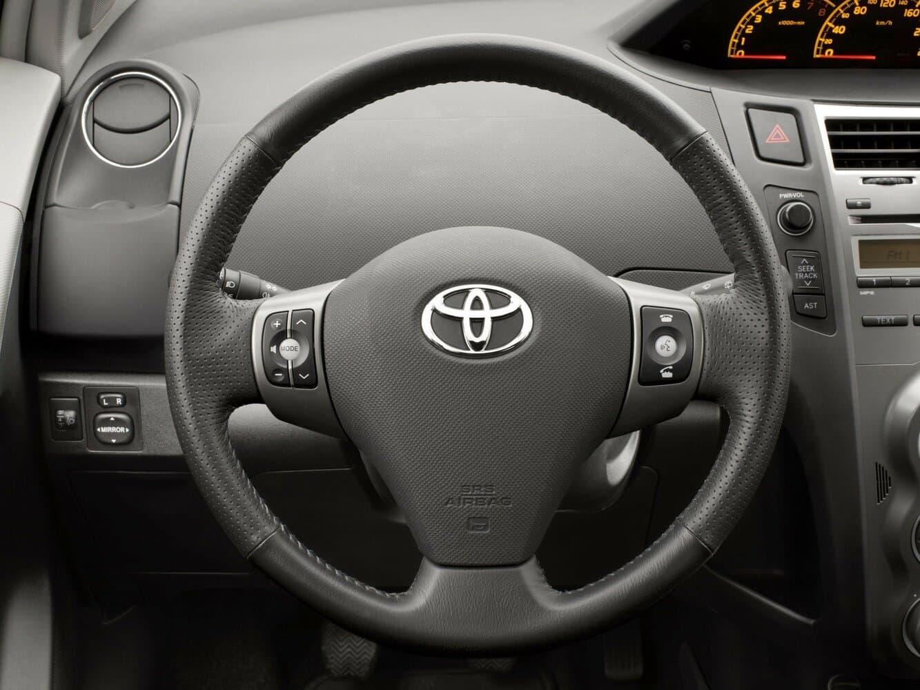 Toyota Yaris II Рестайлинг Хэтчбек 5 дв., фото 9