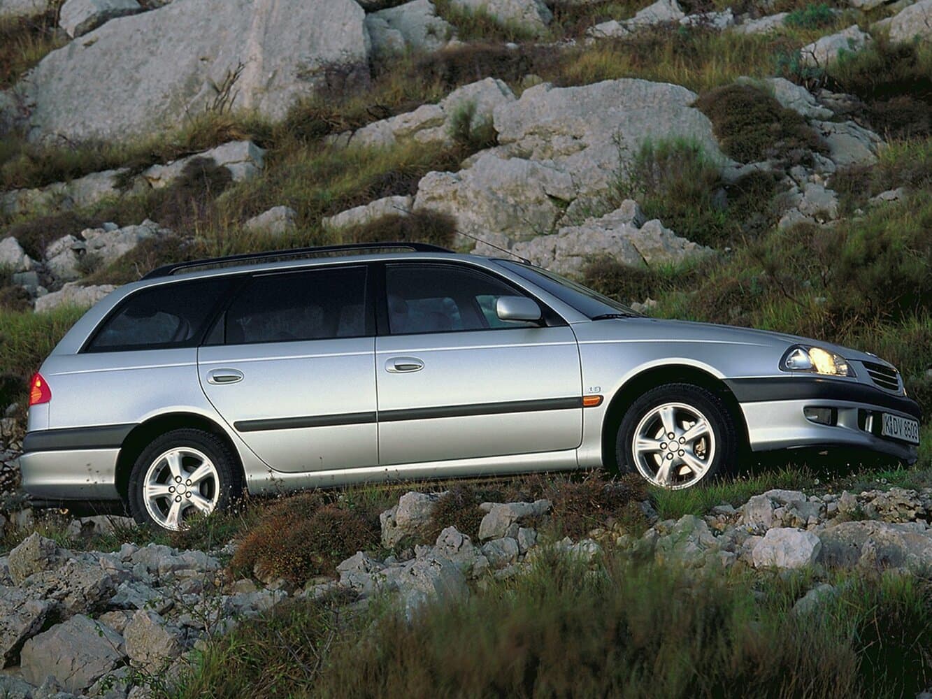 Toyota Avensis I Универсал 5 дв., фото 2