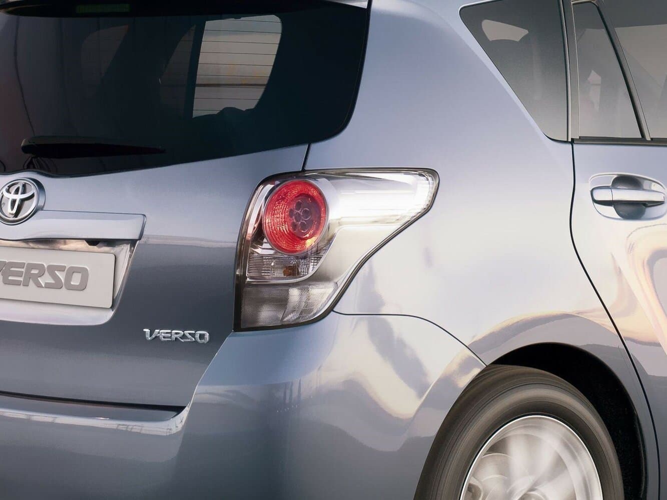Toyota Verso I Компактвэн, фото 17