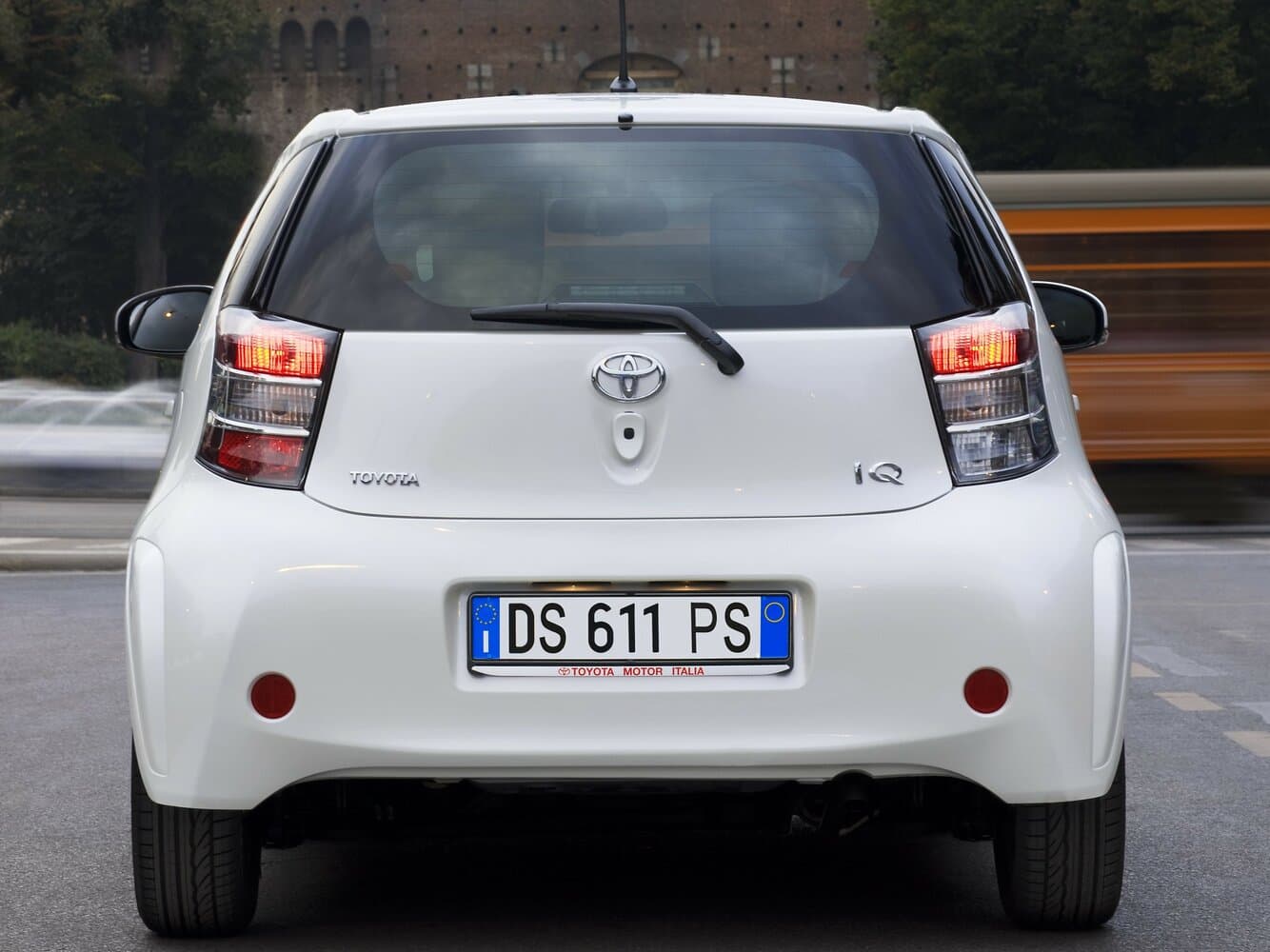 Toyota iQ Хэтчбек 3 дв., фото 4