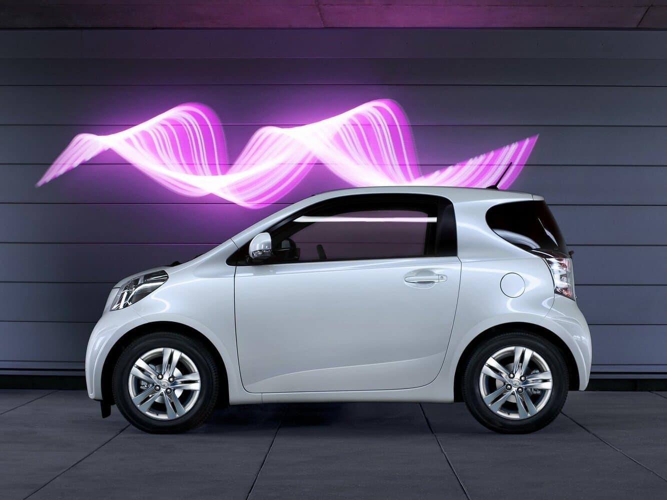 Toyota iQ Хэтчбек 3 дв., фото 2
