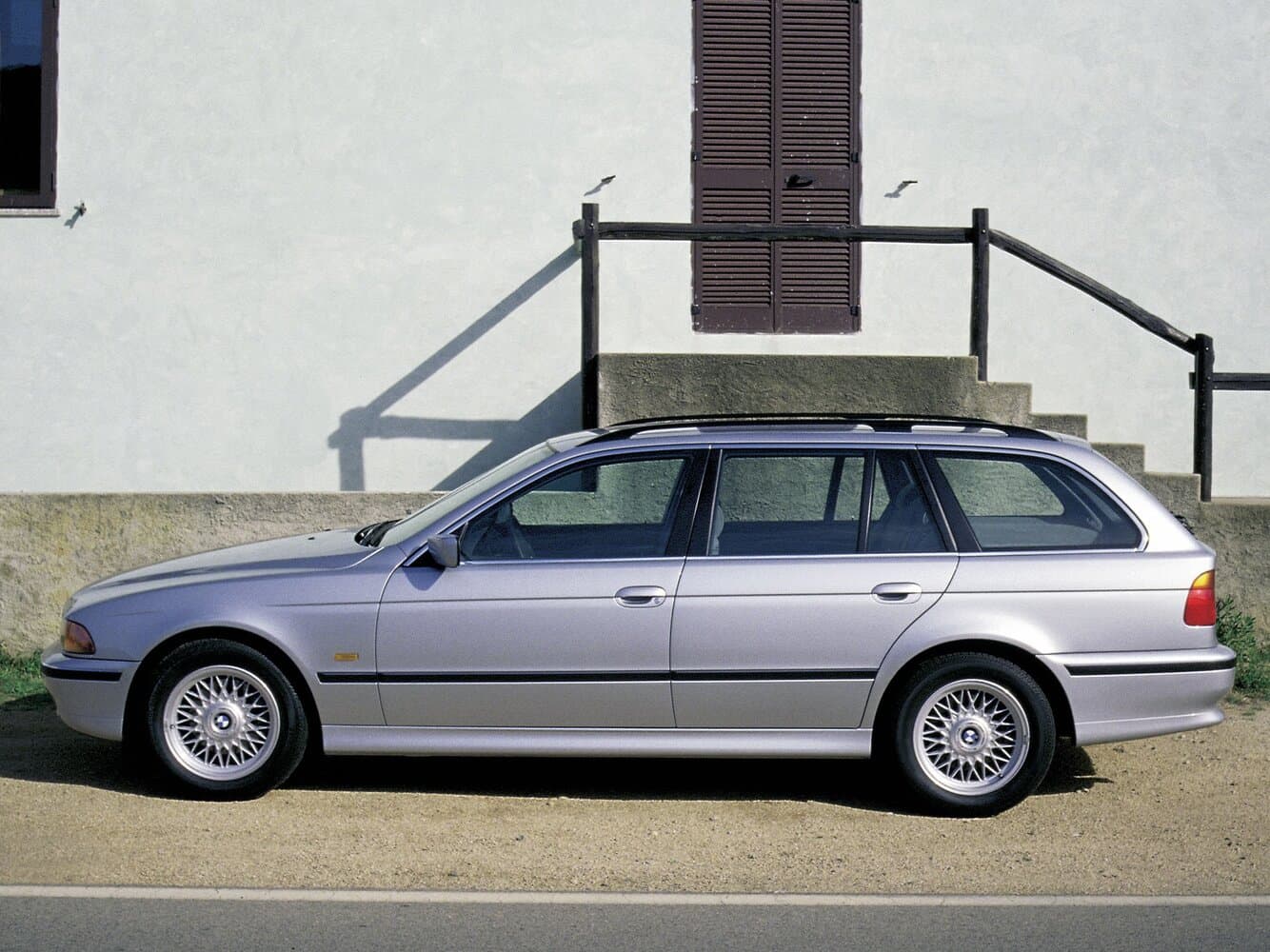 BMW 5 series IV (E39) Универсал 5 дв., фото 2