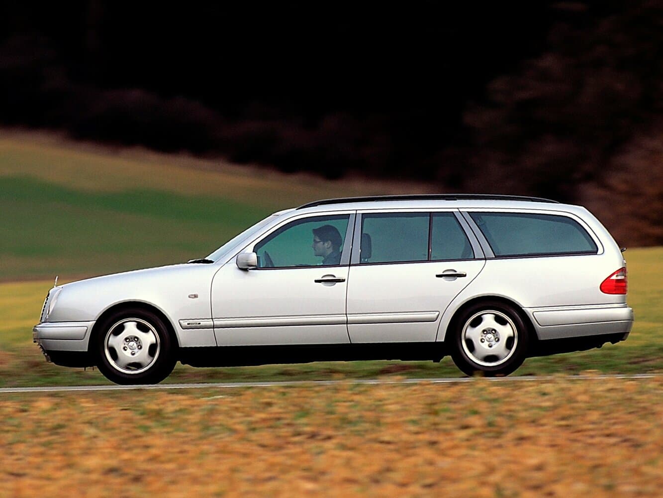 Mercedes-Benz E-Class II (W210, S210) Универсал 5 дв., фото 2