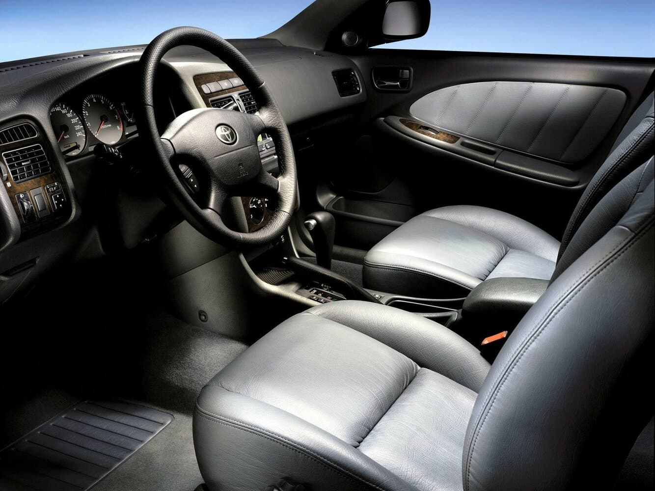 Toyota Avensis I Рестайлинг Лифтбек, фото 4