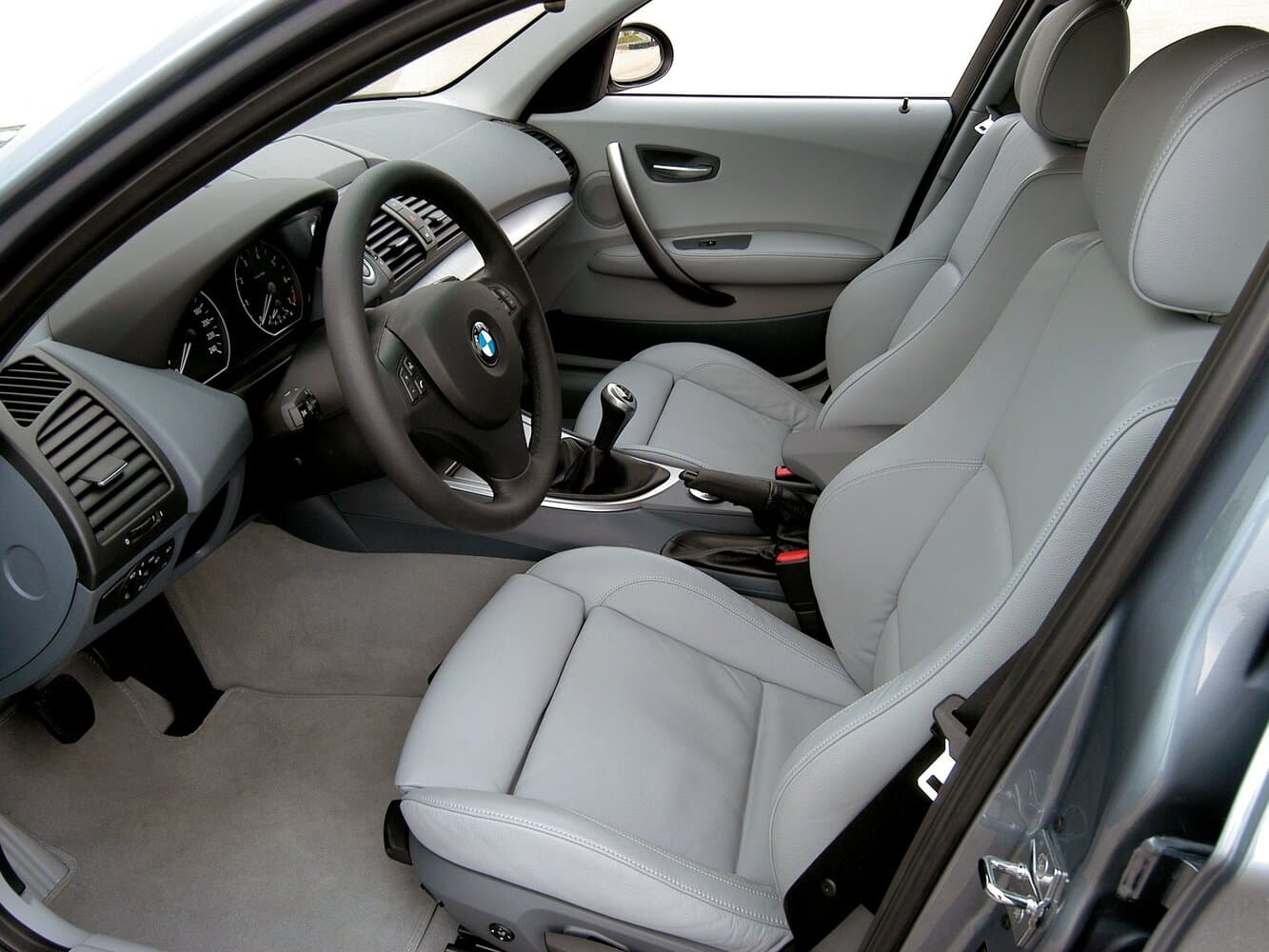BMW 1 series I (E81/E82/E87/E88) Хэтчбек 5 дв., фото 11