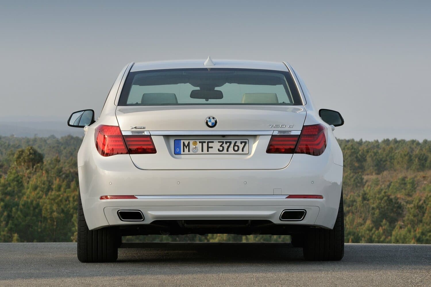 BMW 7 series V (F01/F02/F04) Рестайлинг Седан, фото 4