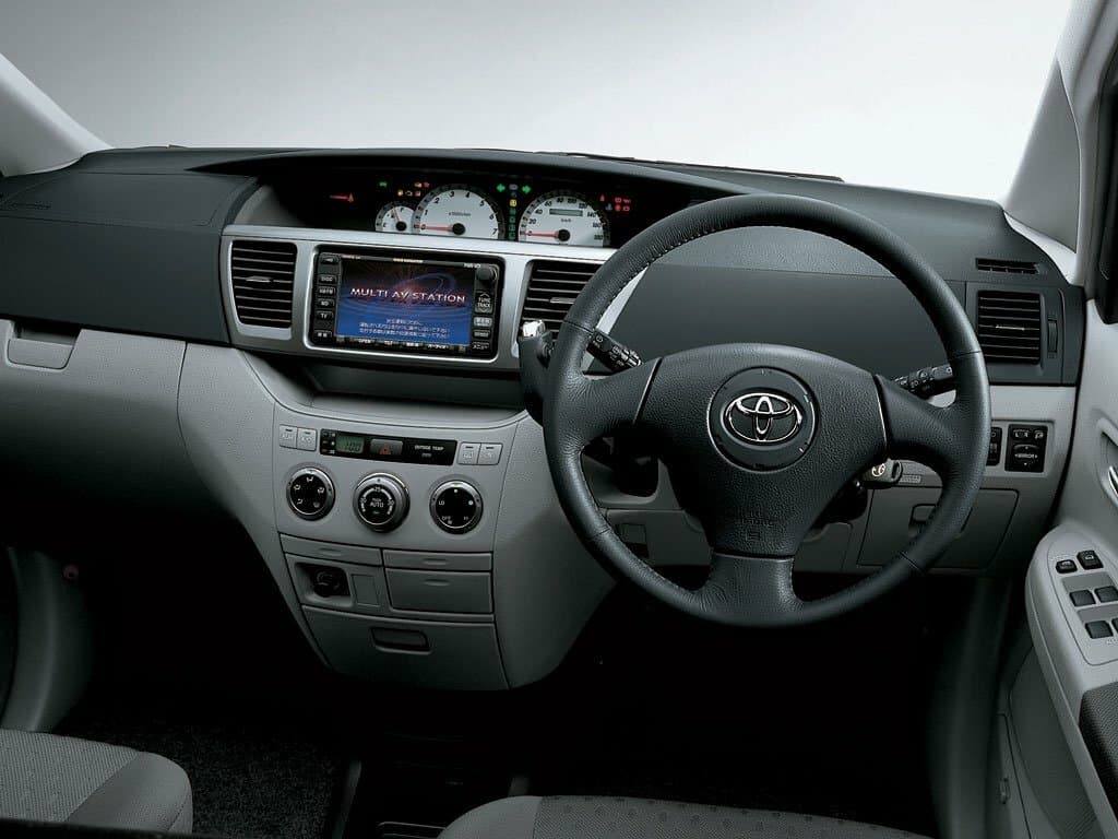 Toyota Voxy I (R60) Компактвэн, фото 3