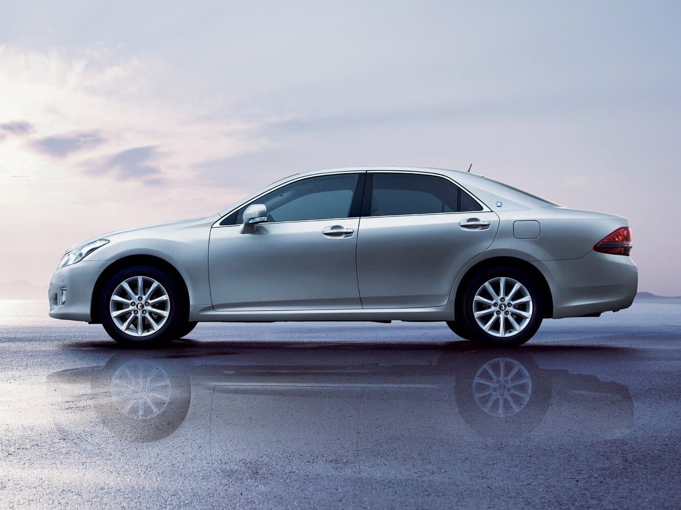 Toyota Crown XIII (S200) Седан, фото 2