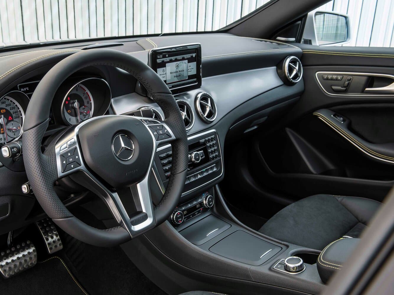 Mercedes-Benz CLA I (C117, X117) Седан, фото 12
