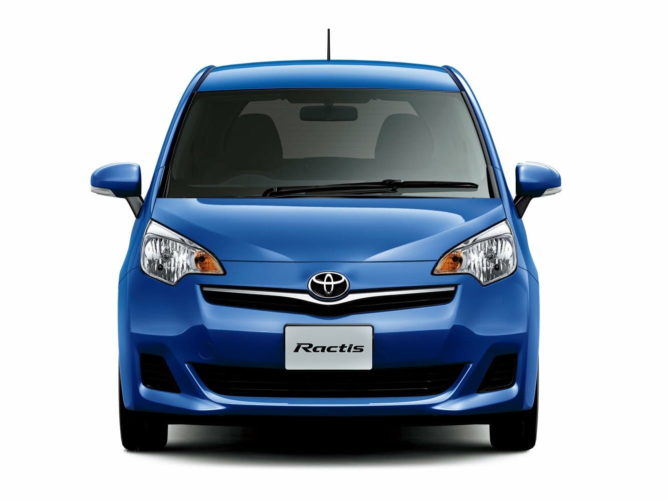 Toyota Ractis II Хэтчбек 5 дв., фото 2